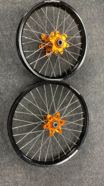 KTM Комплект колес Marchesini 18/21 