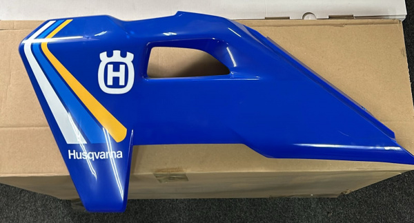 A3600805410068A HQV Пластик радиатора Spoilerkit Heritage with decal (Левая УЦЕНКА деффект)