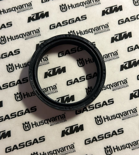 S604800001000C1 КТМ Сальник вилки Shaft seal SKF 48x58x11,4 black (NOK аналог)