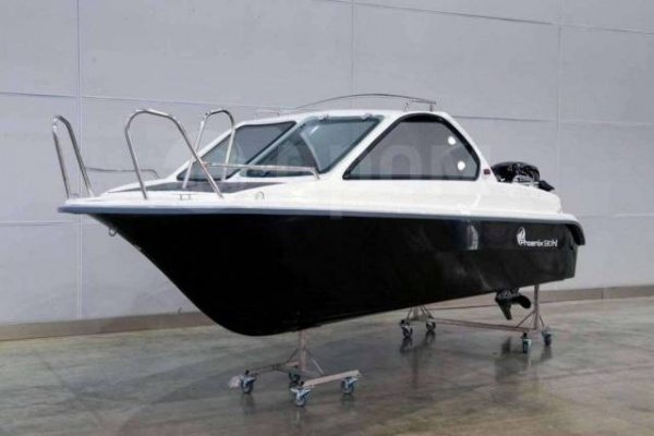 Лодка Phoenix 530 HT